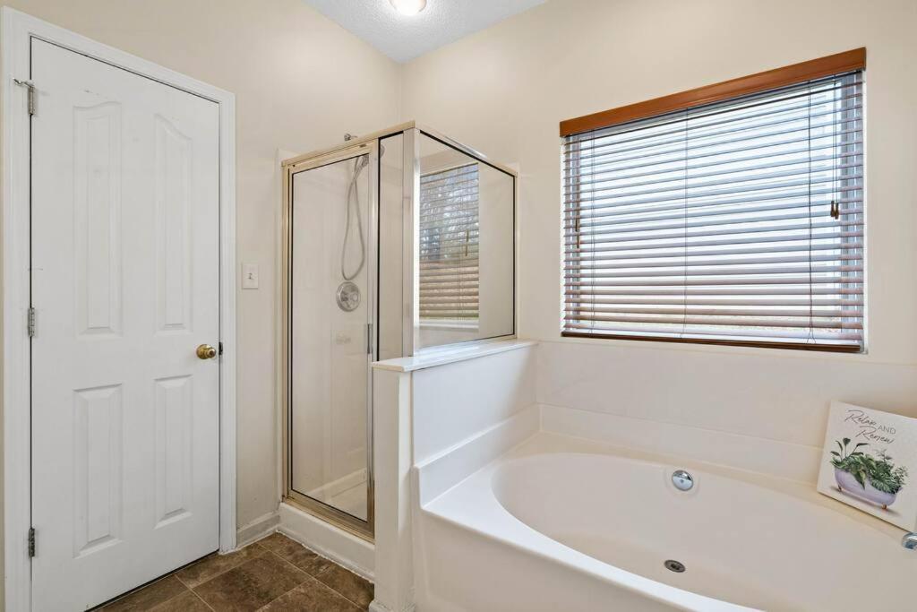 Cozy 4B 2 5B University Home King Beds Jacuzzi Charlotte Exterior foto
